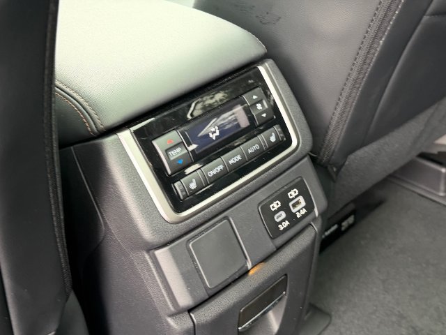 Certified 2025 Subaru Ascent Bronze Edition AWD/4WD image 12