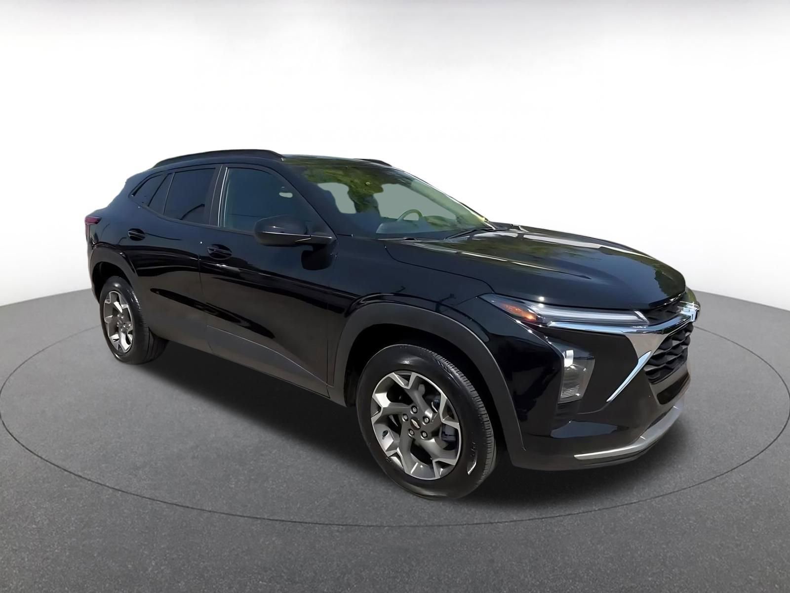 Used 2025 Chevrolet Trax LT FWD video 2