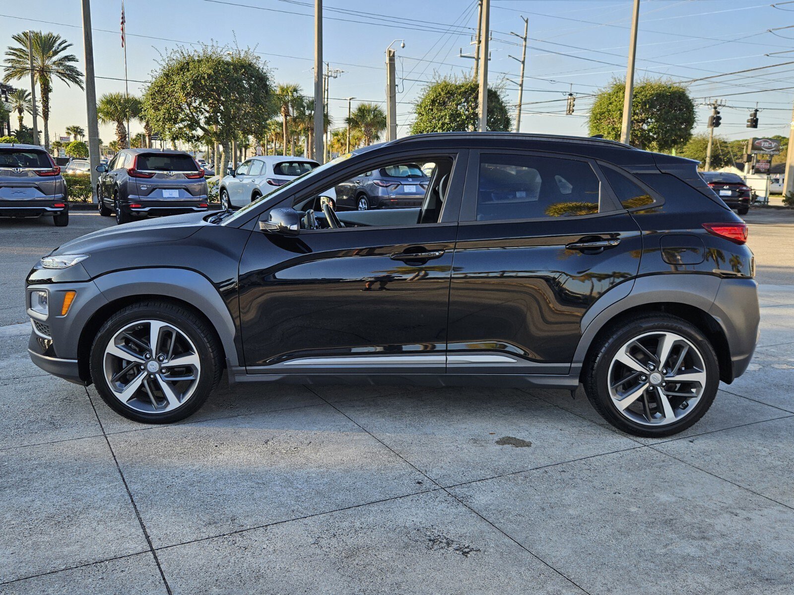 Used 2021 Hyundai Kona Limited w/ Cargo Package image 8