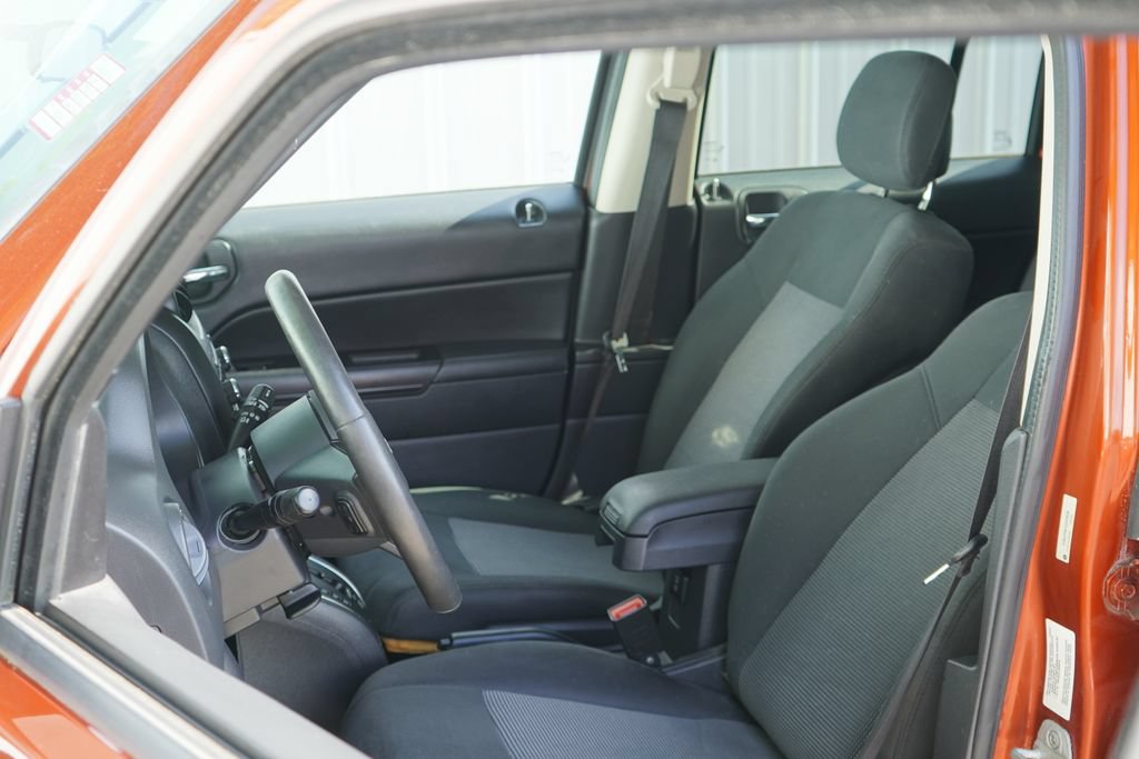 Used 2012 Jeep Patriot Latitude FWD image 11