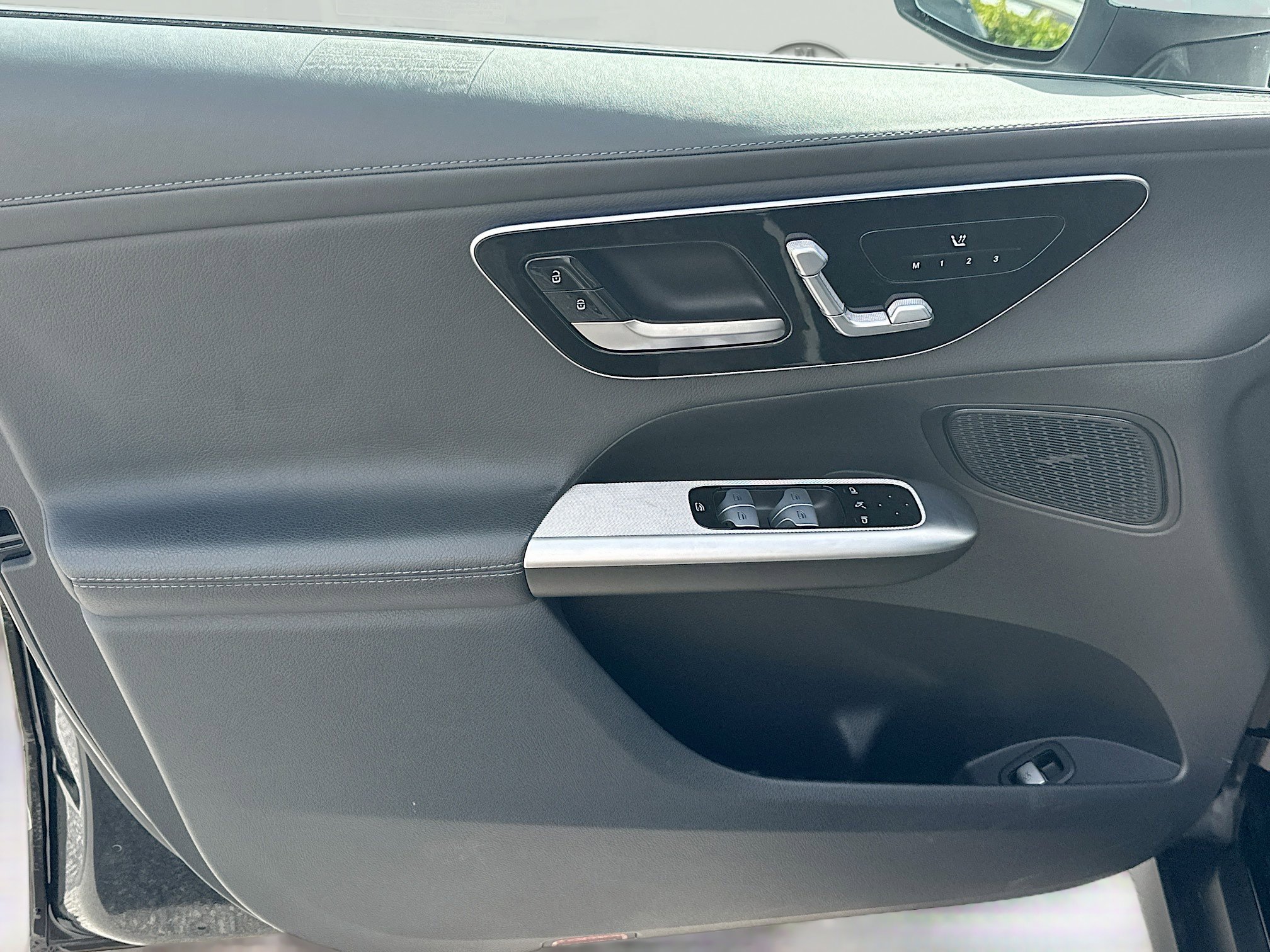 Used 2024 Mercedes-Benz GLC 300 image 19