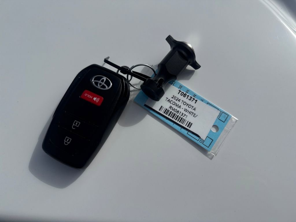 Used 2024 Toyota Tacoma TRD Sport w/ TRD Sport Upgrade Package image 28