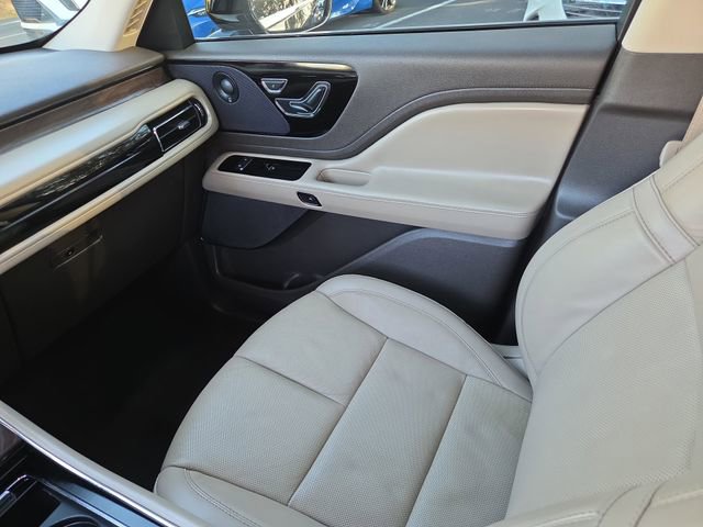 Used 2023 Lincoln Aviator Reserve w/ Equipment Group 201A image 16