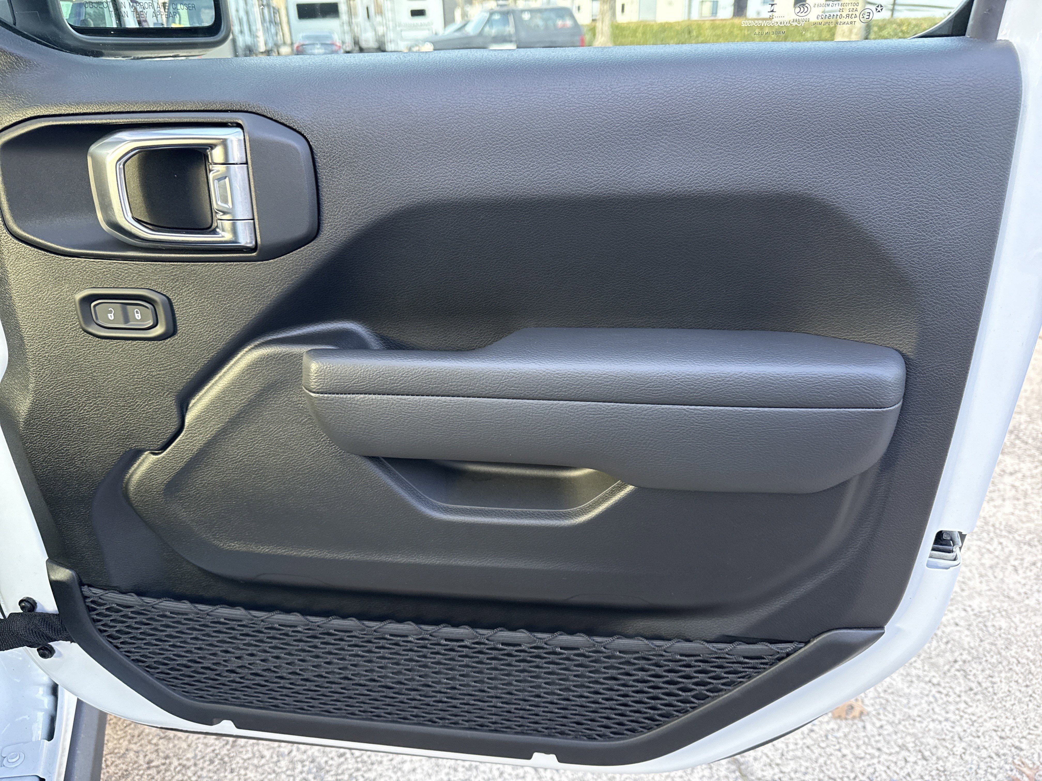 Used 2025 Jeep Wrangler Willys image 16