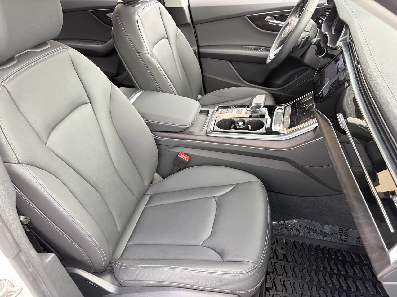 Used 2023 Audi Q8 Premium AWD/4WD image 10