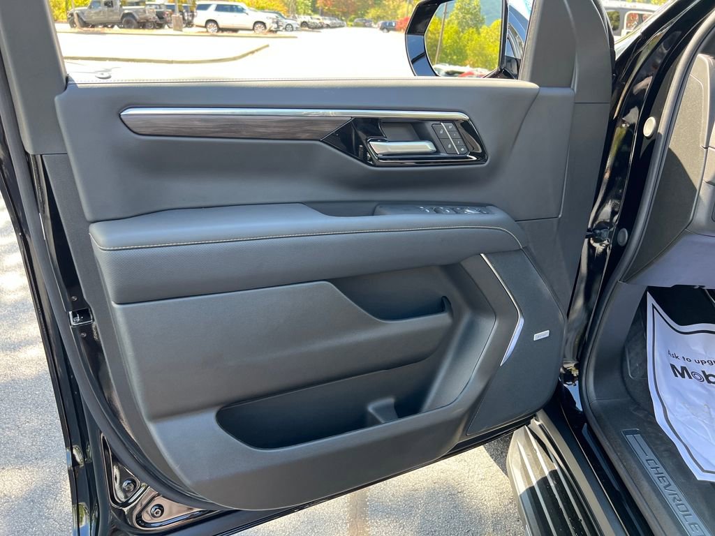 New 2026 Chevrolet Suburban Premier w/ Sun And Tow Package image 38