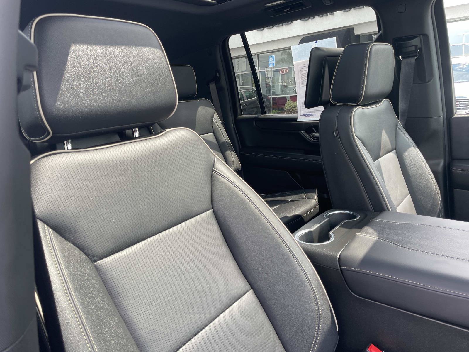 New 2026 GMC Yukon XL Elevation w/ Elevation Premium Package RWD image 29