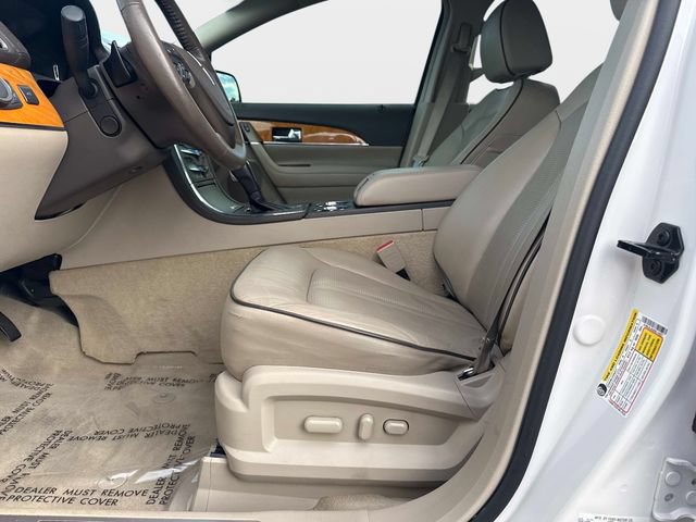 Used 2014 Lincoln MKX FWD w/ Equipment Group 102A image 16