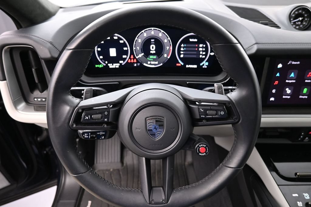 Certified 2025 Porsche Cayenne Turbo AWD/4WD image 11