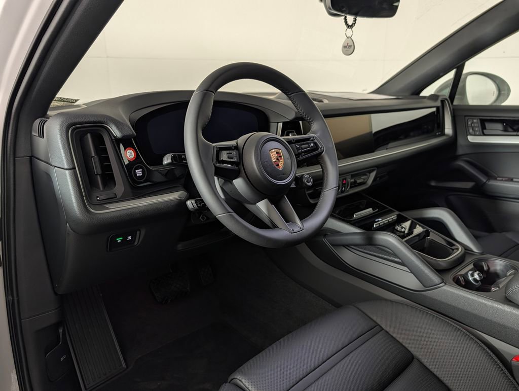 New 2026 Porsche Cayenne Coupe AWD/4WD image 4