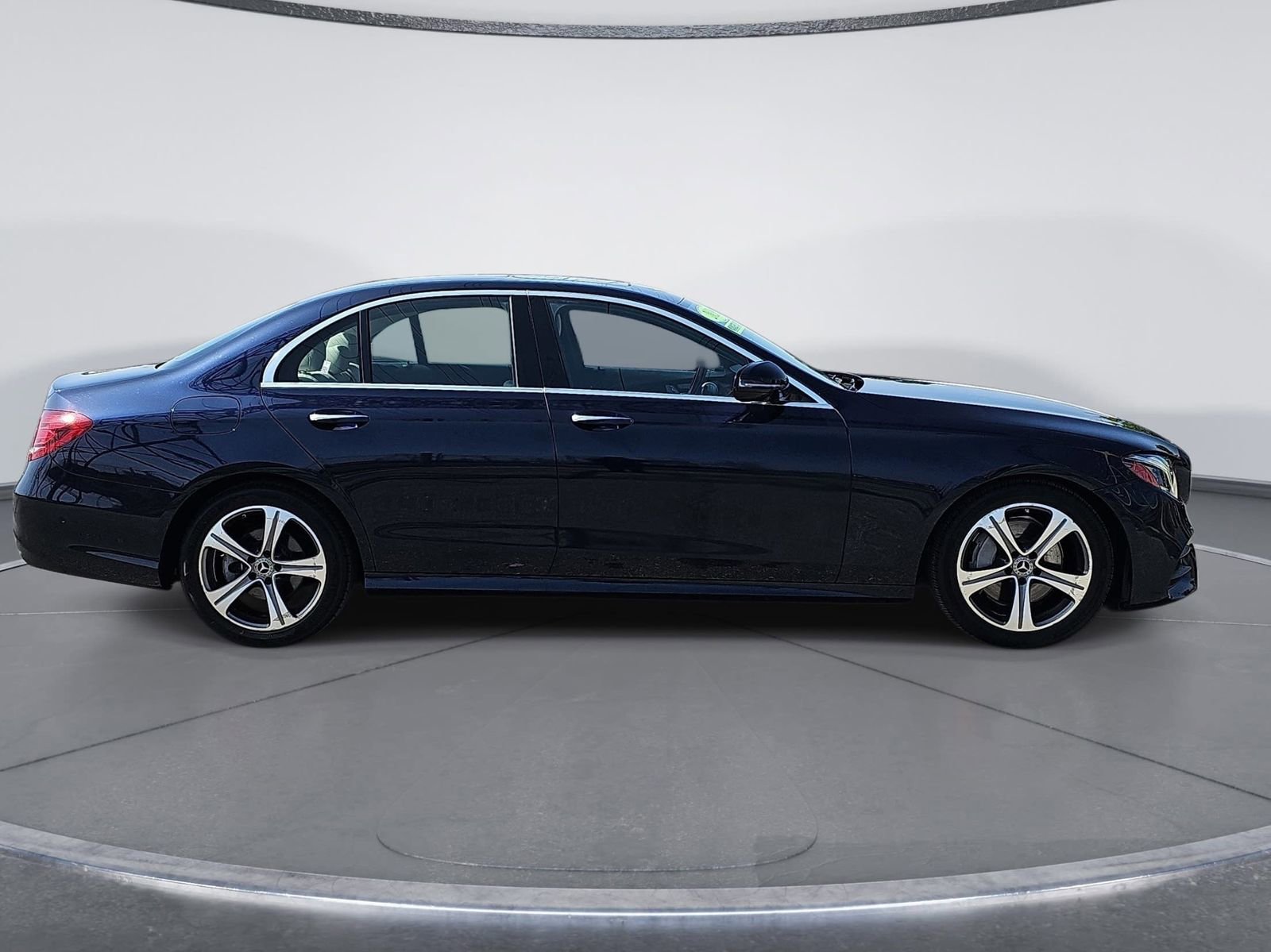 Used 2020 Mercedes-Benz E 350 Sedan image 2