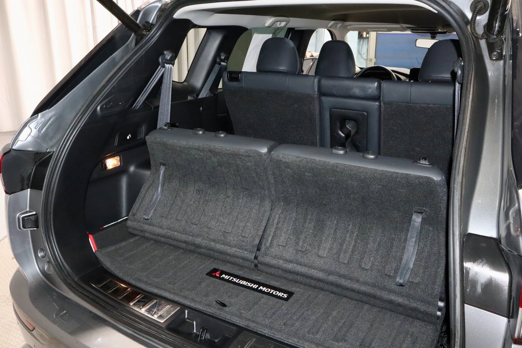 Used 2022 Mitsubishi Outlander SE image 15