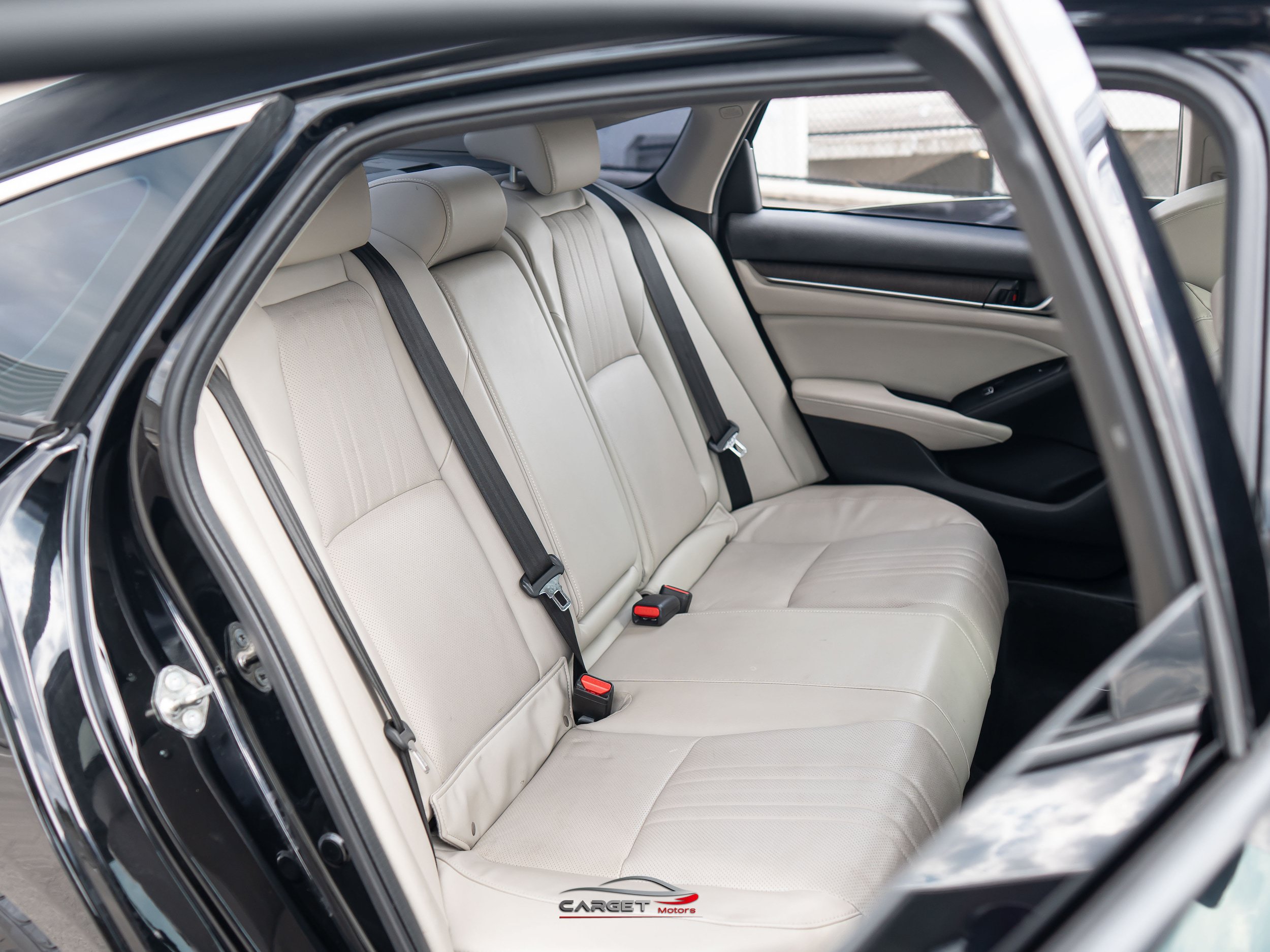 Used 2018 Honda Accord Touring image 17
