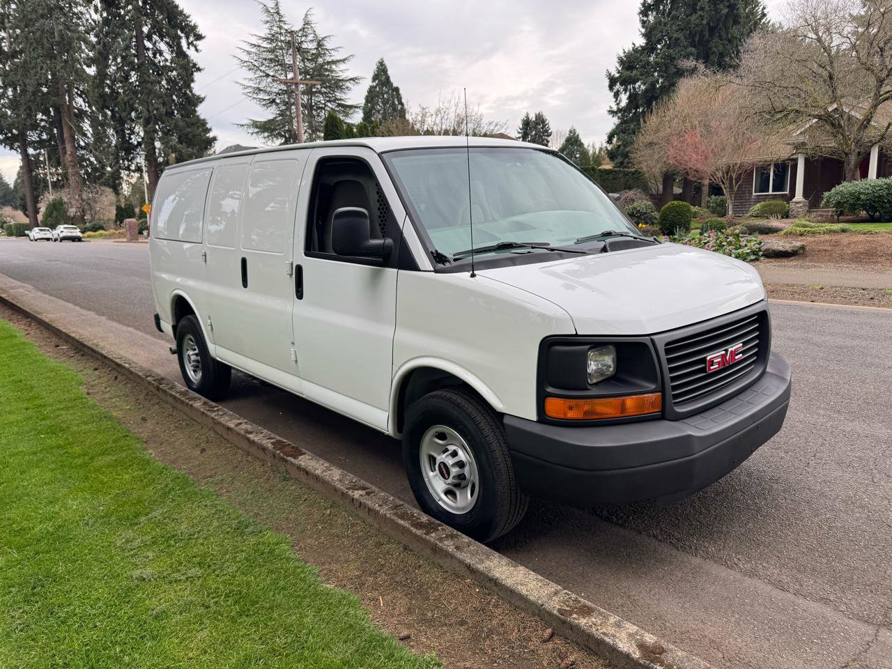Used 2009 GMC Savana 3500 G3500 Cargo image 7