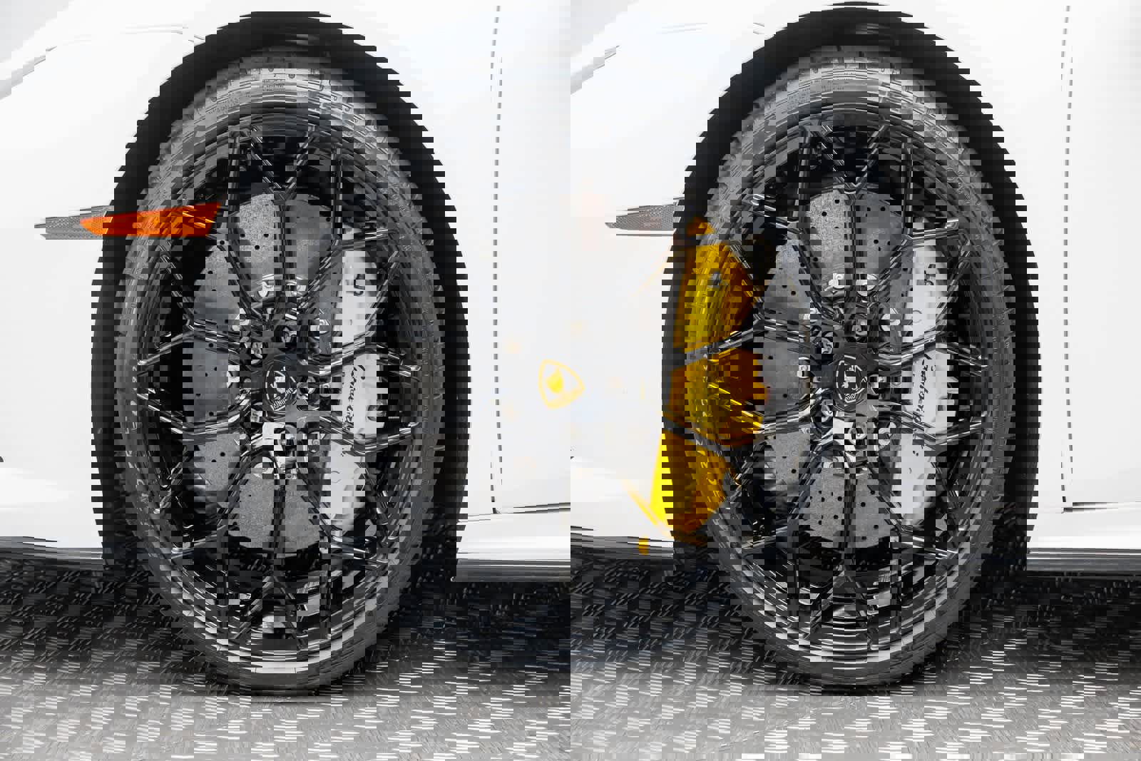 Used 2022 Lamborghini Huracan EVO image 8