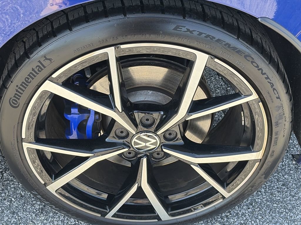 Used 2022 Volkswagen Golf R image 13