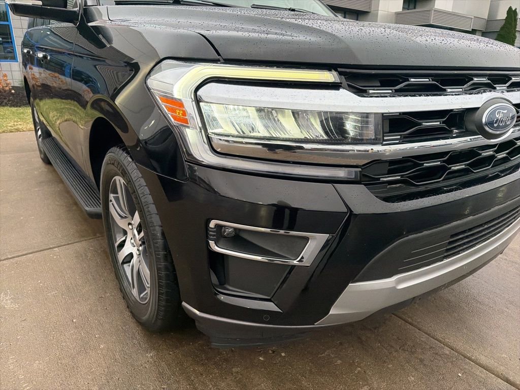Used 2024 Ford Expedition Limited image 9