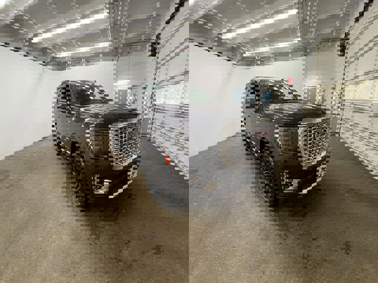 Used 2024 GMC Yukon Denali w/ Advanced Technology Package image 8