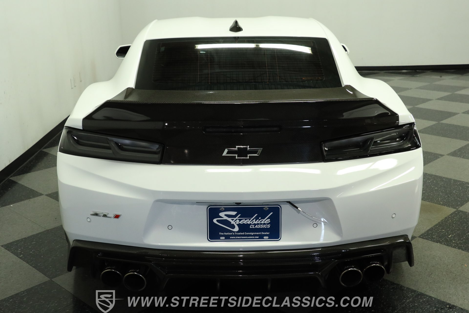 Used 2018 Chevrolet Camaro ZL1 RWD image 9