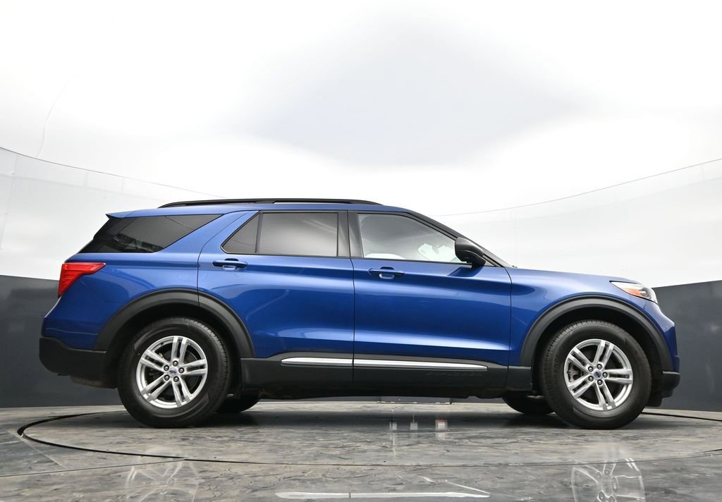 Used 2022 Ford Explorer XLT w/ Equipment Group 202A RWD image 49