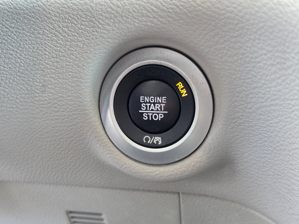 Used 2017 Chrysler Pacifica LX w/ Tire & Wheel Group FWD image 31