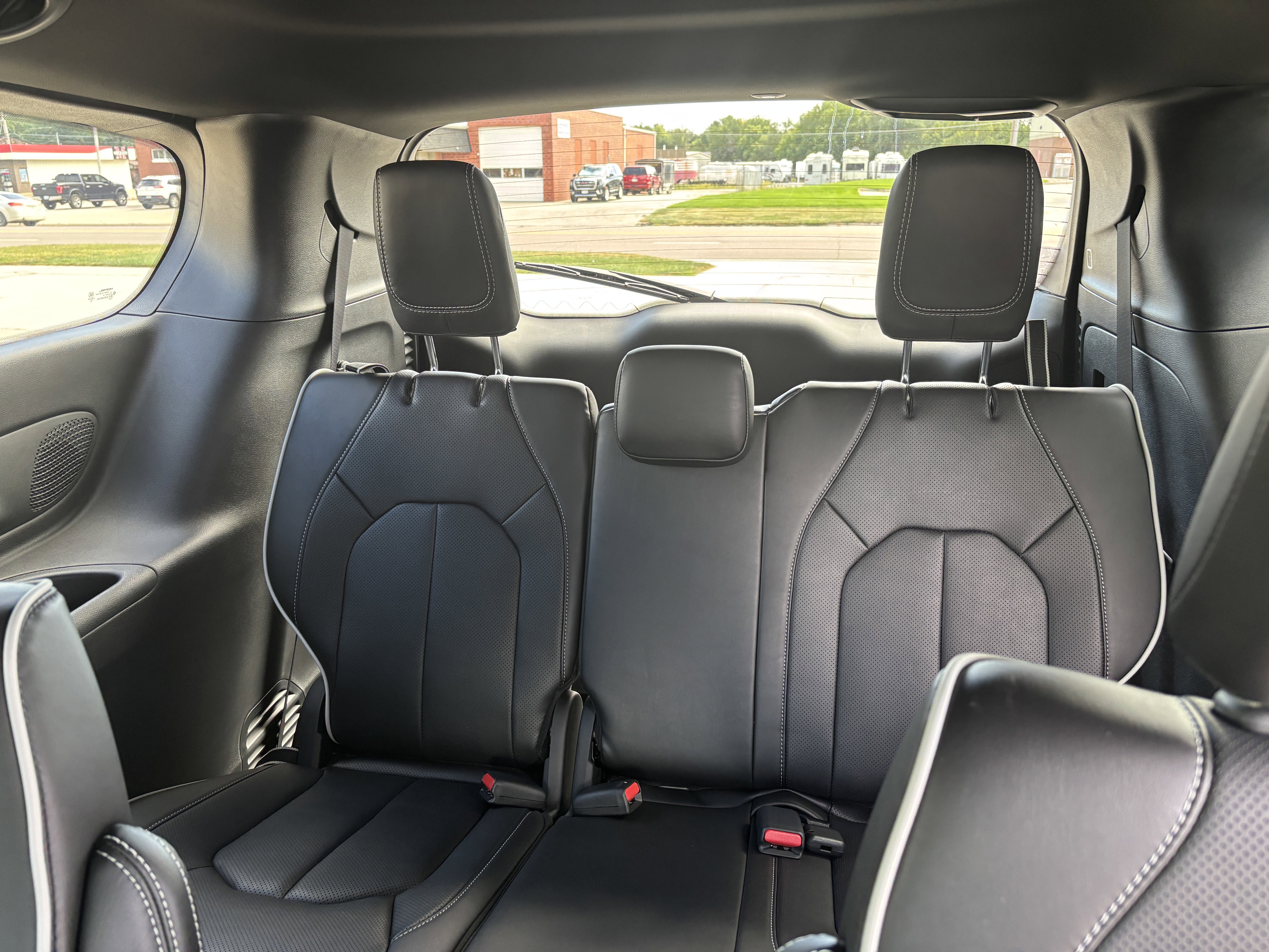 New 2026 Chrysler Pacifica Limited w/ S Appearance Package image 15