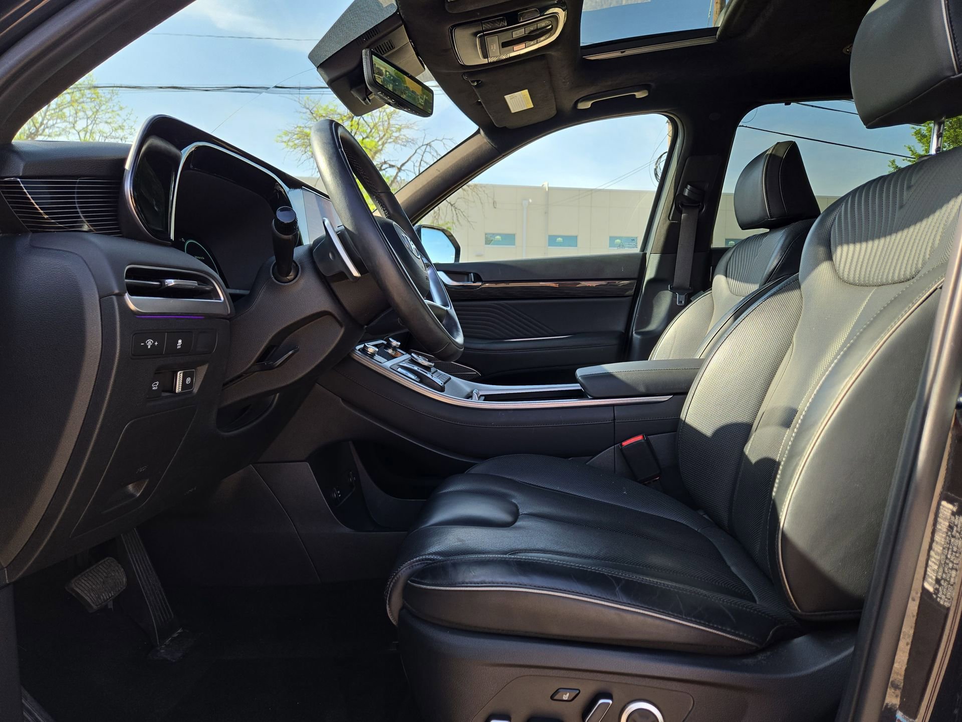 Used 2023 Hyundai Palisade Calligraphy image 16