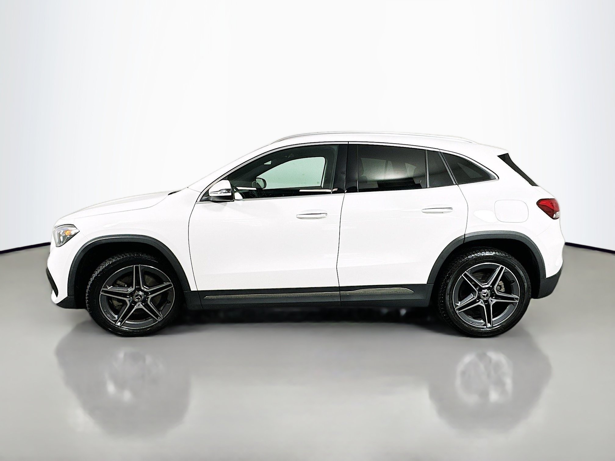 Used 2022 Mercedes-Benz GLA 250 4MATIC image 4