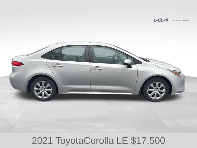 Used 2021 Toyota Corolla LE w/ Carpet Mat Package (TMS) image 9