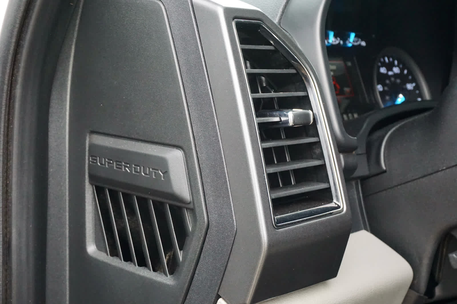 Used 2021 Ford F250 XLT w/ FX4 Off-Road Package AWD/4WD image 17