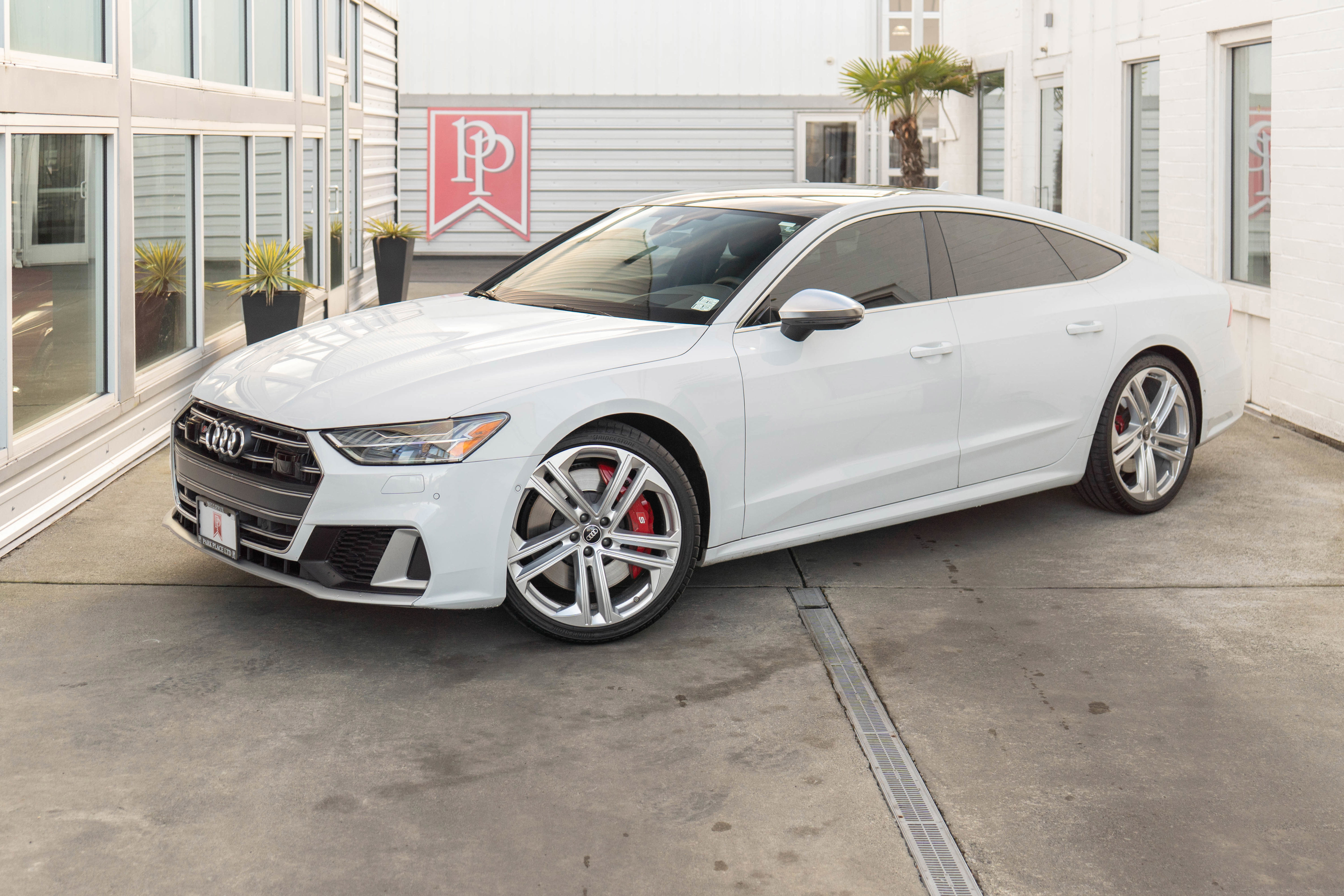 Used 2023 Audi S7 Prestige image 2