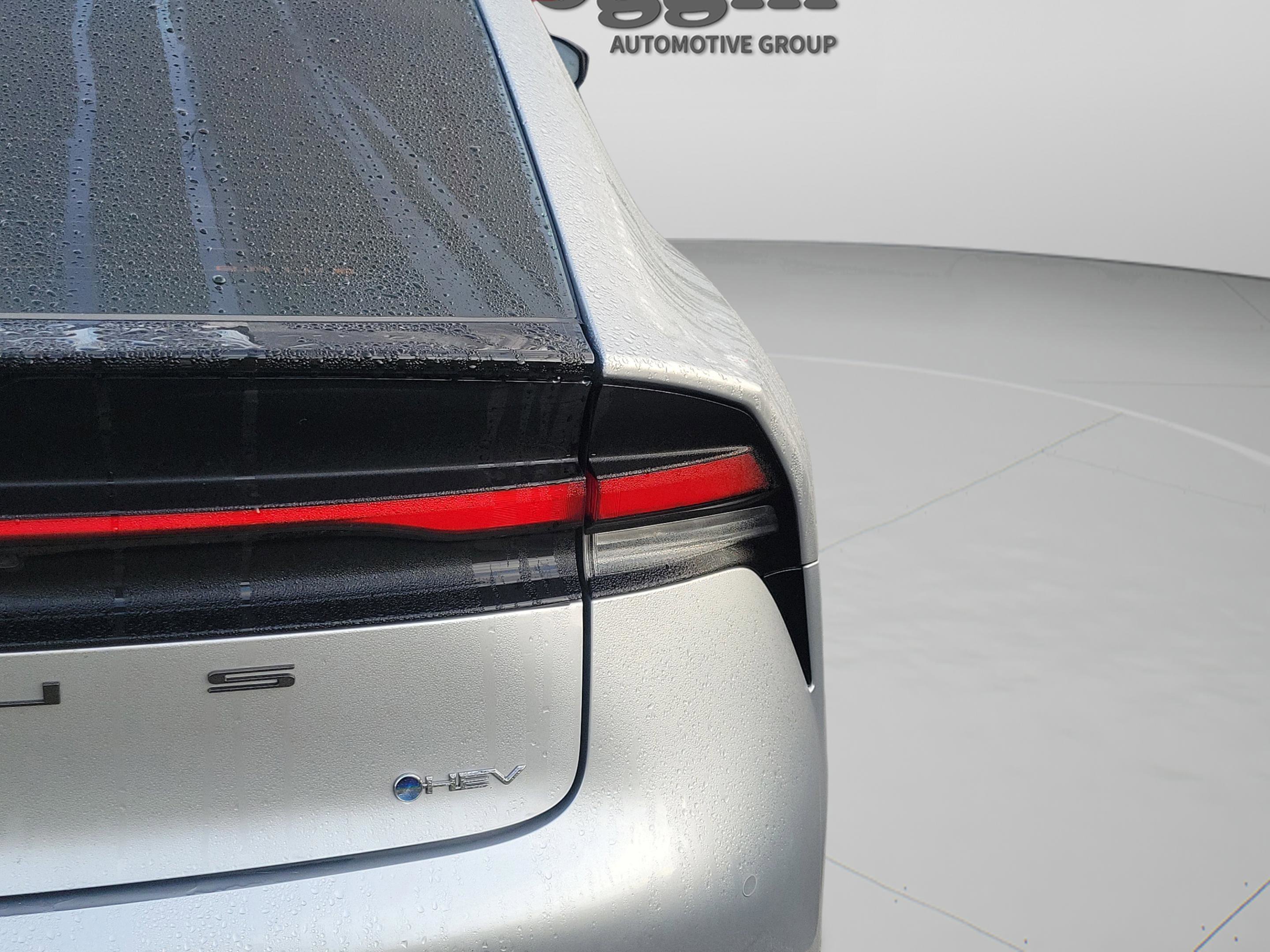 Used 2023 Toyota Prius LE image 12