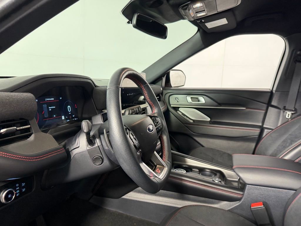 Used 2025 Ford Explorer ST image 14