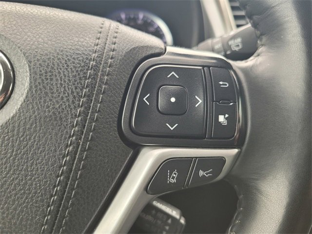 Used 2019 Toyota Highlander XLE image 27