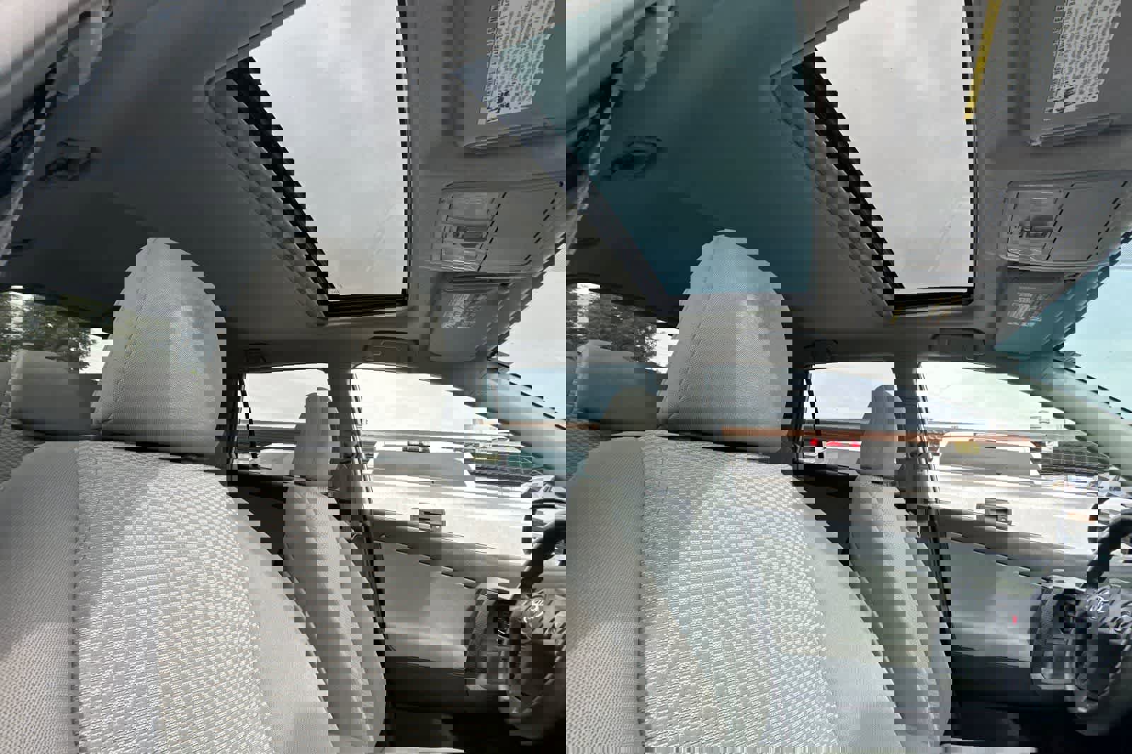 Used 2011 Toyota RAV4 2WD w/ Upgrade Value Pkg image 19