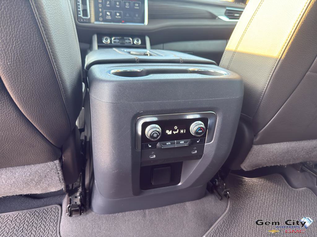 Used 2023 GMC Yukon XL Denali image 15