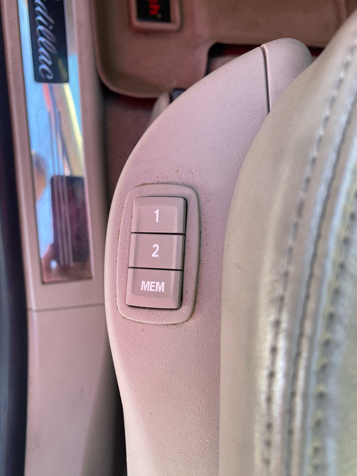 Used 2010 Cadillac SRX Premium image 14