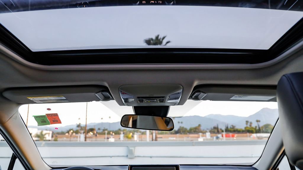 Used 2022 Toyota RAV4 XLE Premium image 19