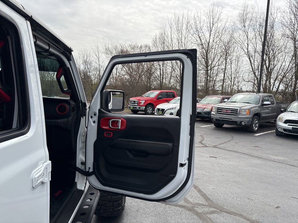Used 2018 Jeep Wrangler Unlimited Sahara image 43