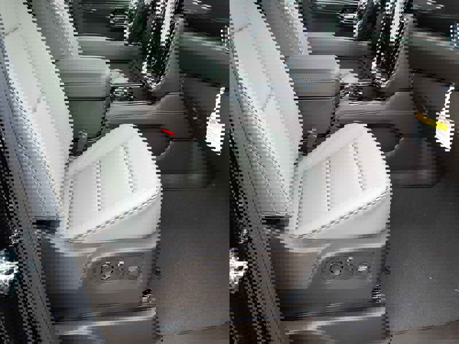 New 2026 GMC Yukon XL Elevation image 8