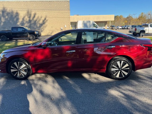 Used 2022 Nissan Altima 2.5 SL image 1