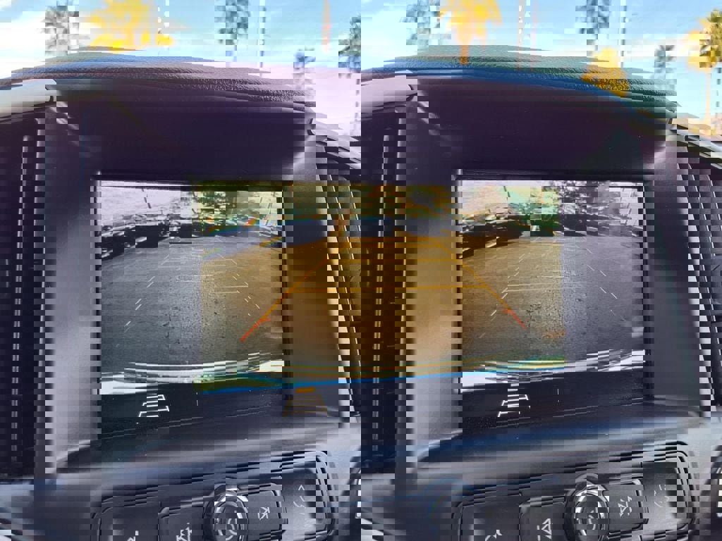 Used 2019 GMC Terrain SLE w/ Driver Convenience Package image 3