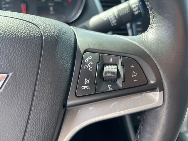 Used 2022 Chevrolet Trax LT w/ Midnight Edition image 19