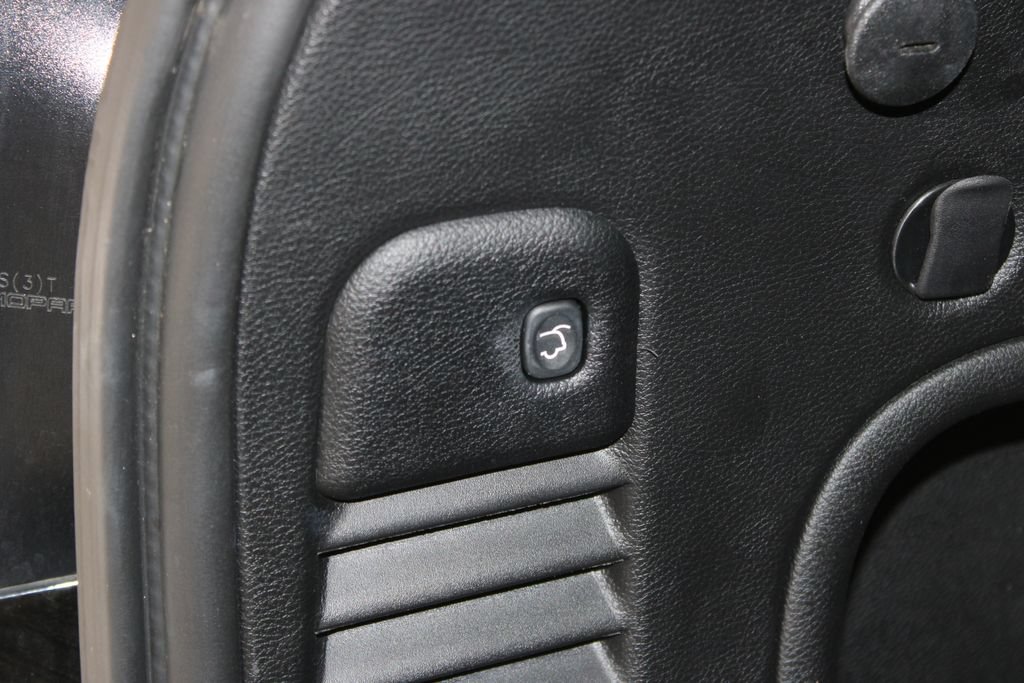 Used 2022 Jeep Grand Cherokee Laredo X RWD image 28