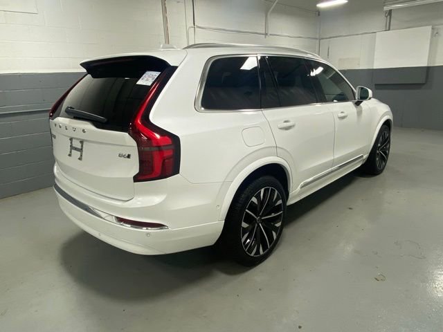 Used 2025 Volvo XC90 B6 Plus image 3