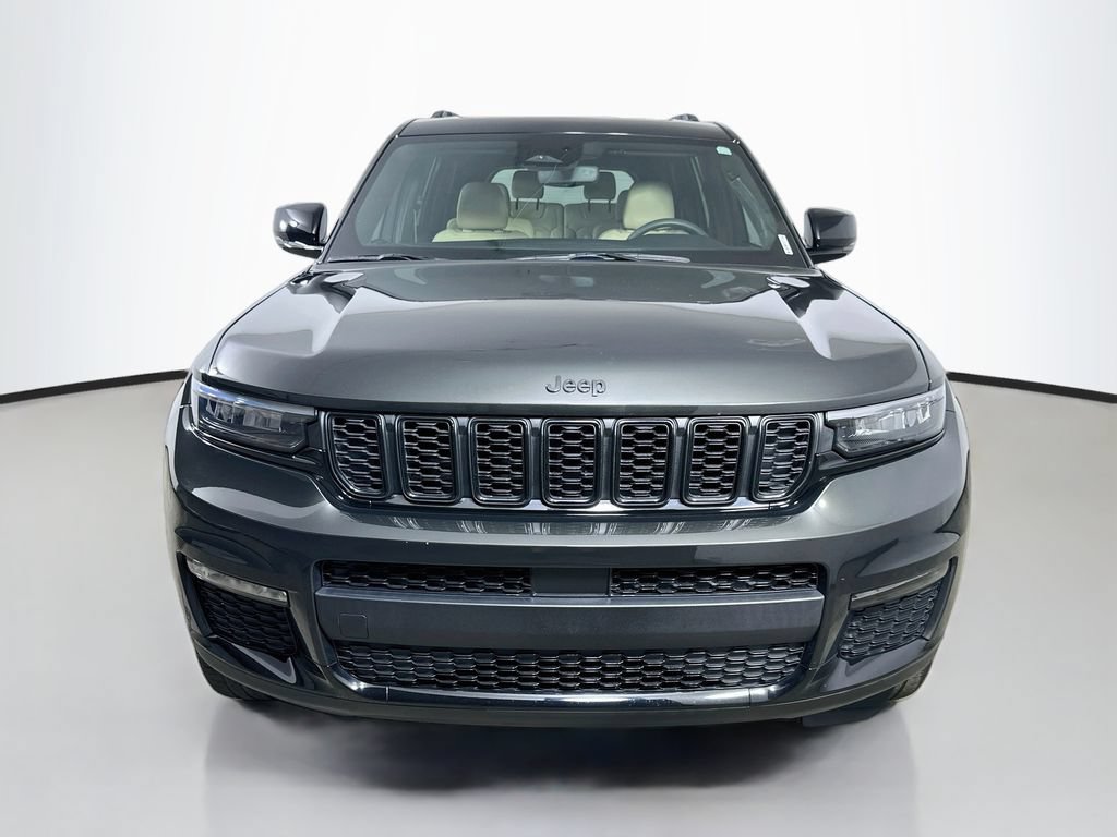 Used 2023 Jeep Grand Cherokee L Limited w/ Black Appearance Package AWD/4WD image 2