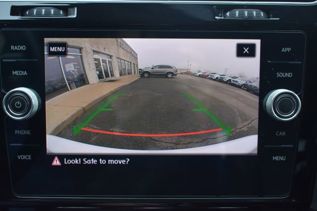 Used 2018 Volkswagen GTI SE w/ SE Leather Package image 27