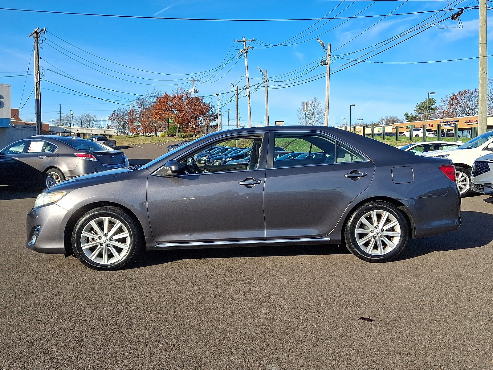 Used 2014 Toyota Camry XLE image 7