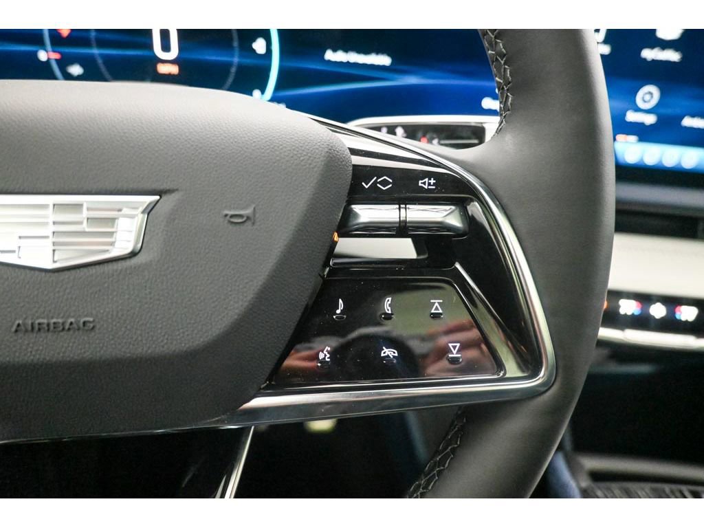 New 2026 Cadillac Optiq Luxury 2 image 26
