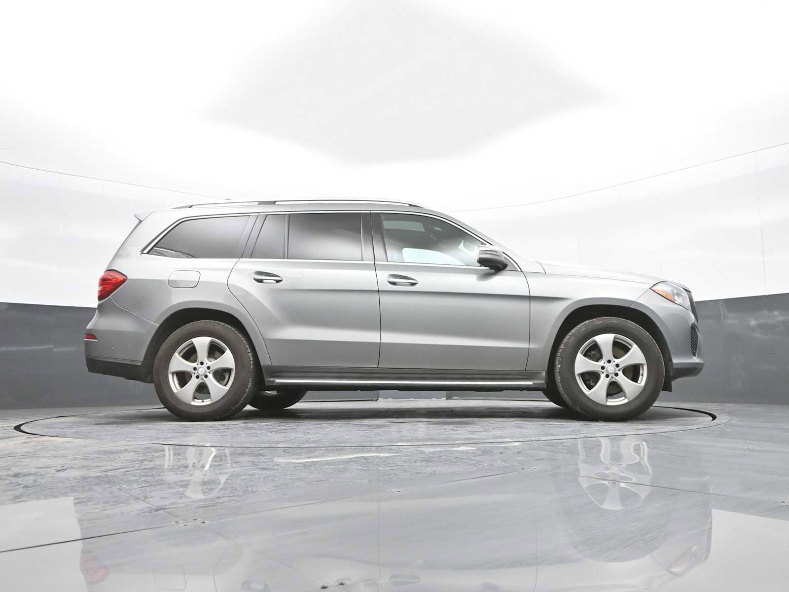 Used 2017 Mercedes-Benz GLS 450 4MATIC image 42